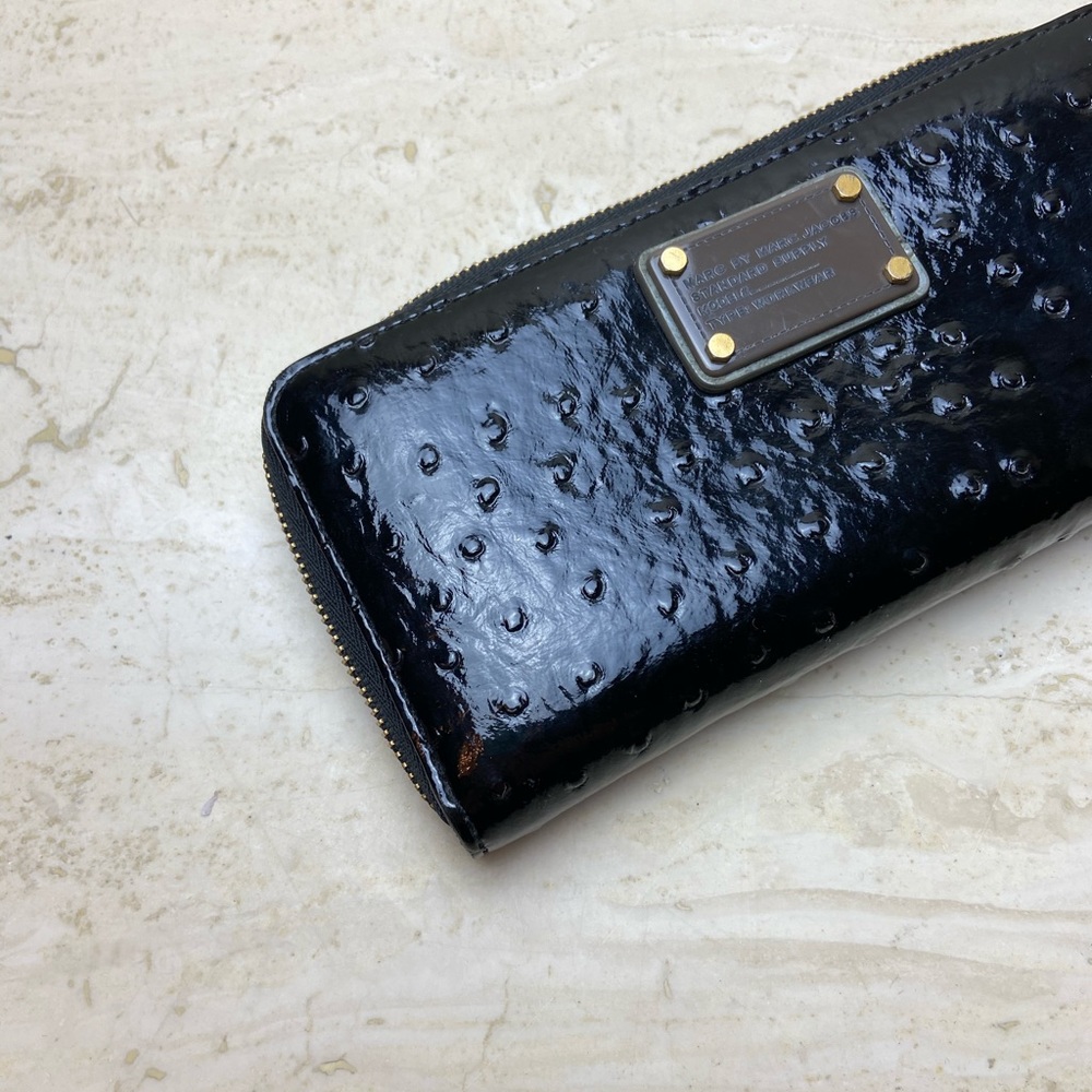 Marc by Marc Jacobs ZIP Around Wallet 🖤